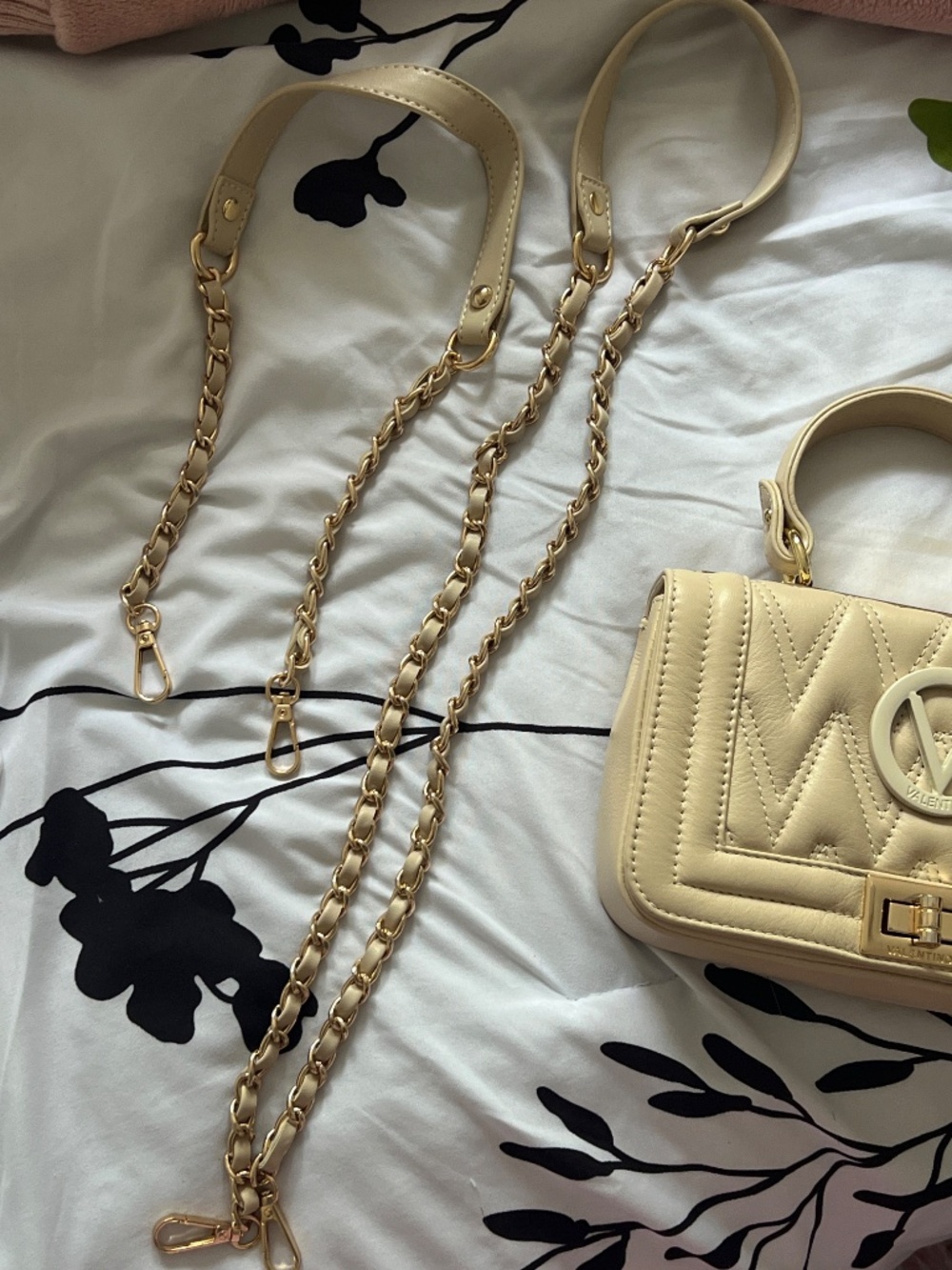 Valentino Cream Quilted Crossbody with Gold Chain and Logo - Picture 9 of 13